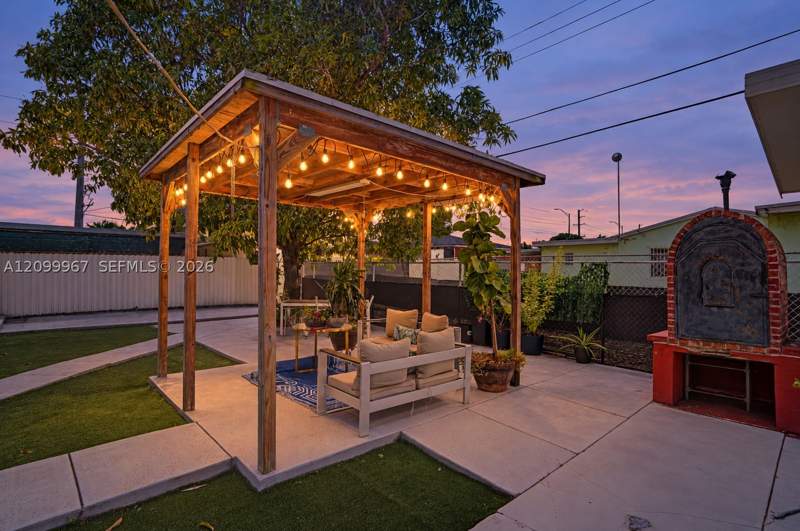 5 bedroom SingleFamilyResidence at 550 E 10th Ave, Sun-Tan Vill Sec 5, Hialeah — photo 5