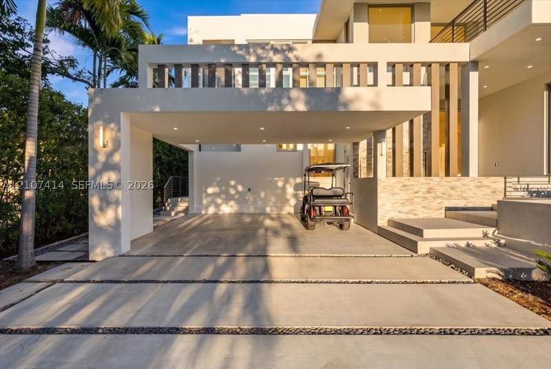 6 bedroom SingleFamilyResidence at 315 Cypress Dr, Tropical Isle Homes Sub 4, Key Biscayne — photo 4