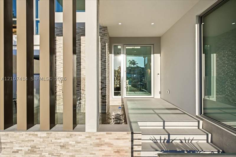 6 bedroom SingleFamilyResidence at 315 Cypress Dr, Tropical Isle Homes Sub 4, Key Biscayne — photo 5