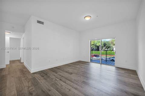 7340 NW 114th Ave 205, Doral FL - photo 7 of 37