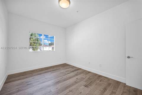 7340 NW 114th Ave 205, Doral FL - photo 9 of 37