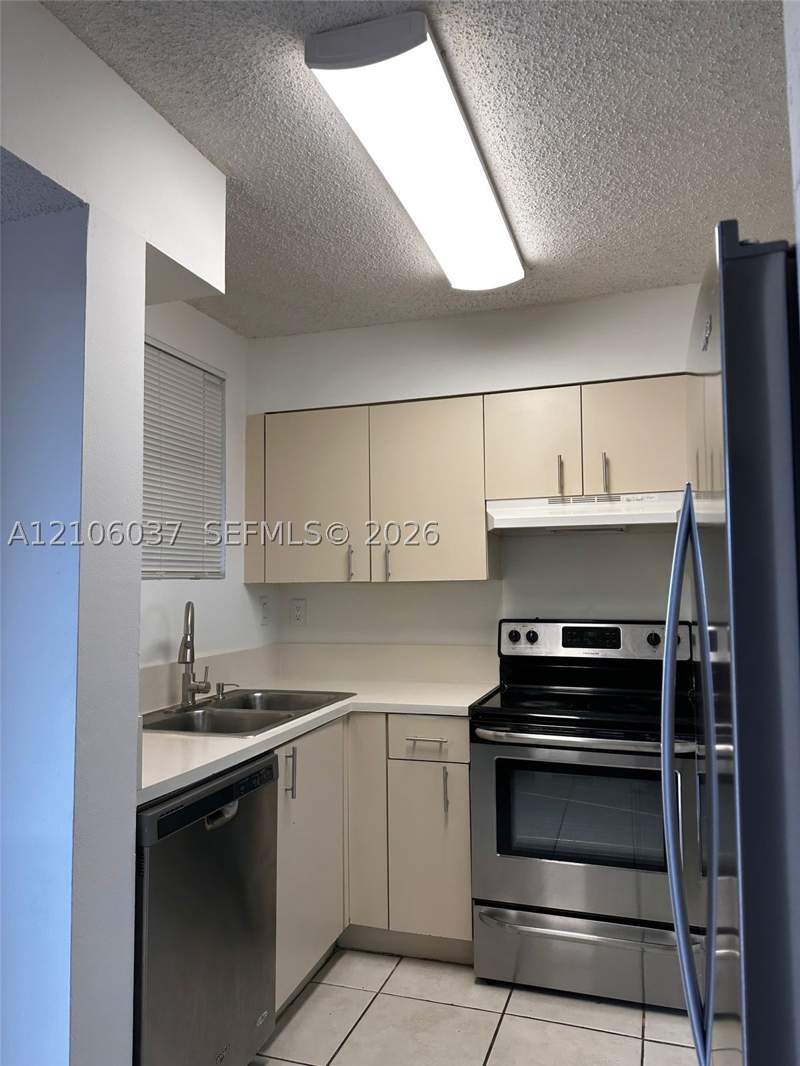 2 bedroom Condominium at 14951 SW 82nd Ln 17-504, Waterview Condo, Miami — photo 4
