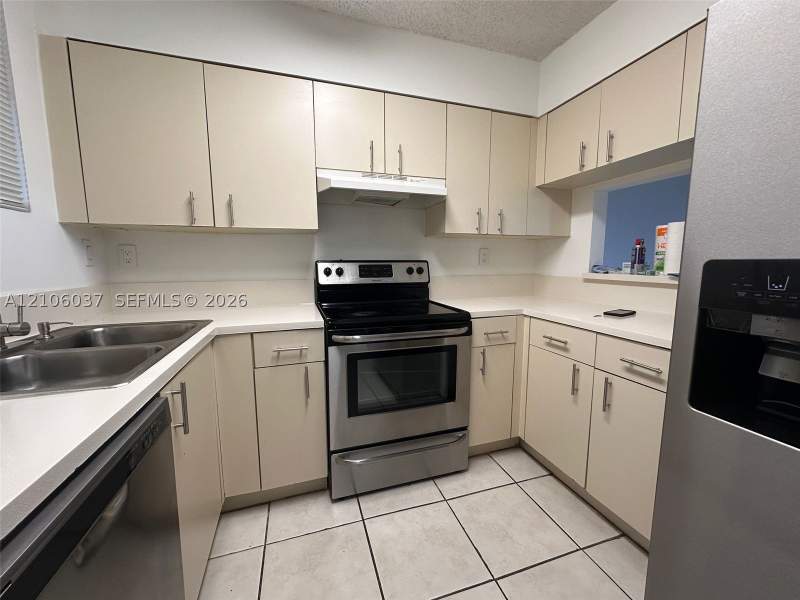 2 bedroom Condominium at 14951 SW 82nd Ln 17-504, Waterview Condo, Miami — photo 5