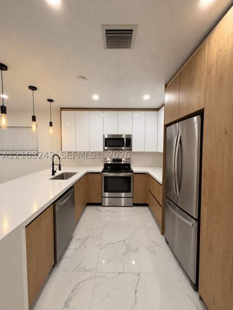 61 E 39th St, Hialeah FL - photo 8 of 26
