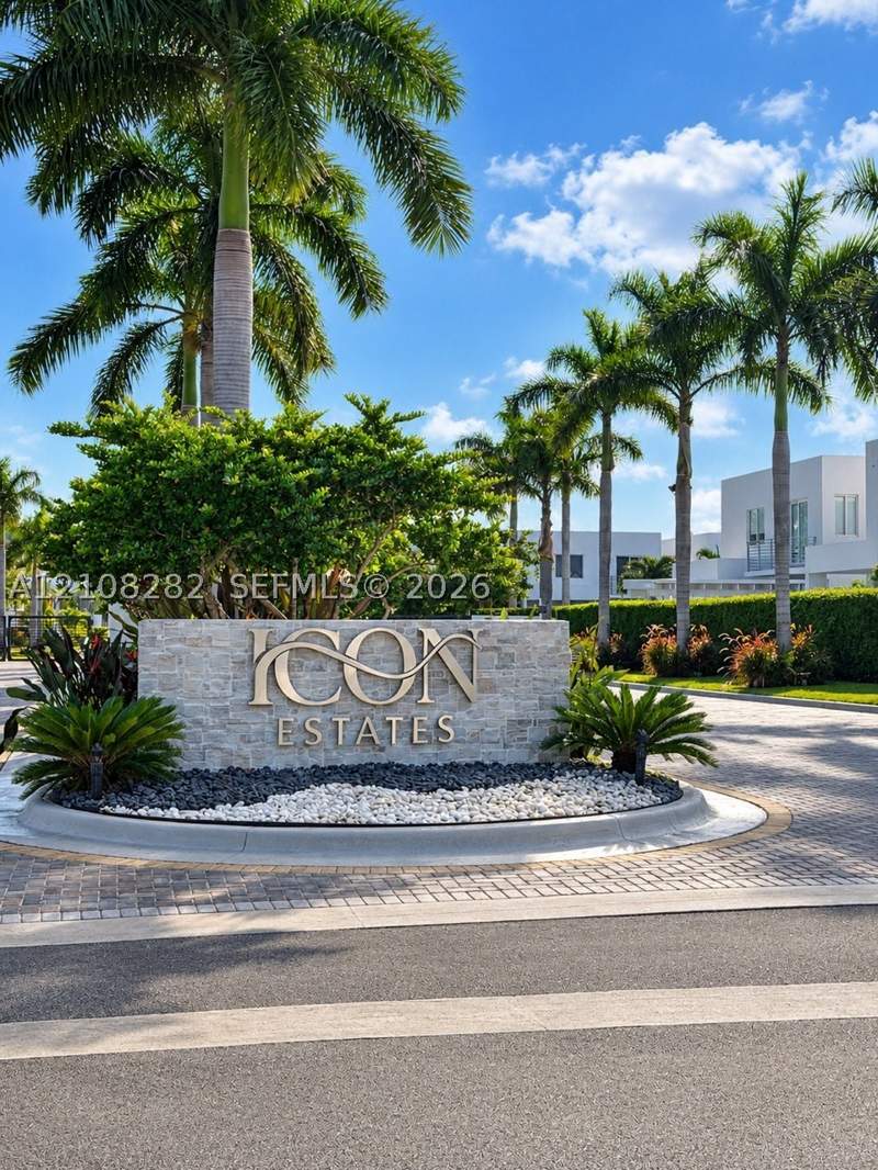 4 bedroom SingleFamilyResidence at 6766 NW 103rd Pl, Doral Palms South, Doral — photo 3