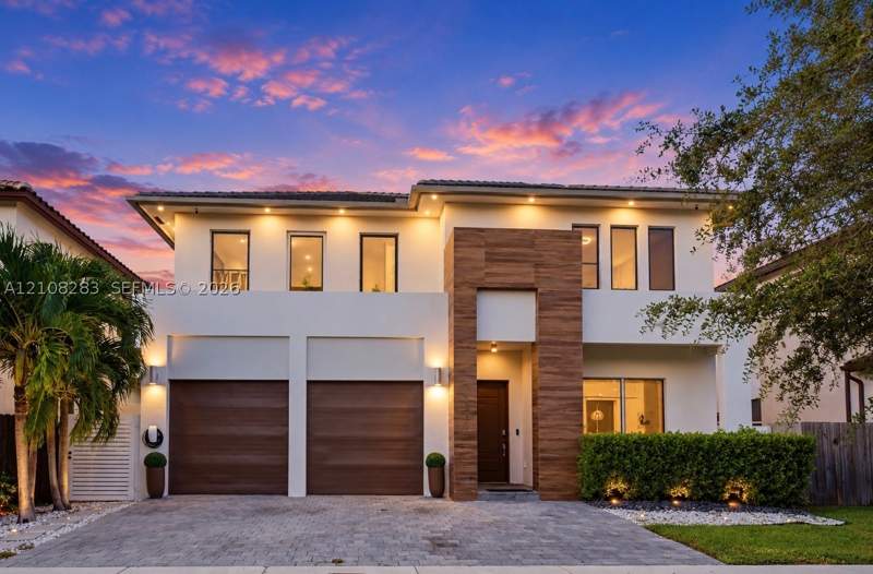 4 bedroom SingleFamilyResidence at 15215 SW 176th Ln, Venetian Parc West, Miami — photo 3