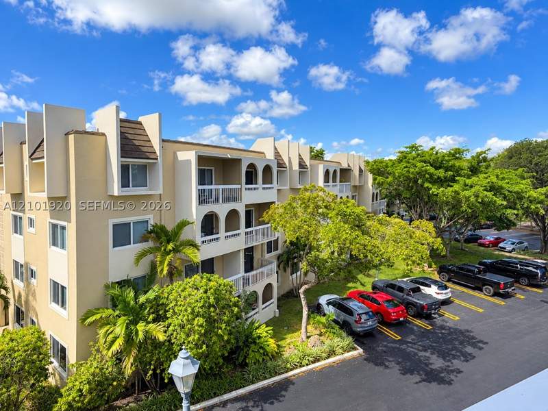 1 bedroom Condominium at 7707 Camino Real B-409, Village Of Kings Creek Co, Miami — photo 2