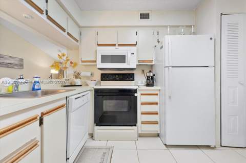 9203 SW 141 Pl 9203, Miami FL - photo 6 of 29