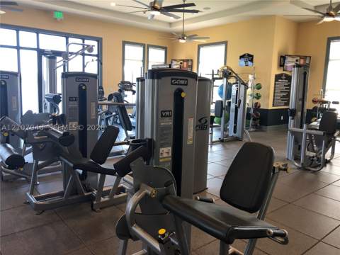 9333 W 33rd Lane 9333, Hialeah Gardens FL - photo 12 of 14