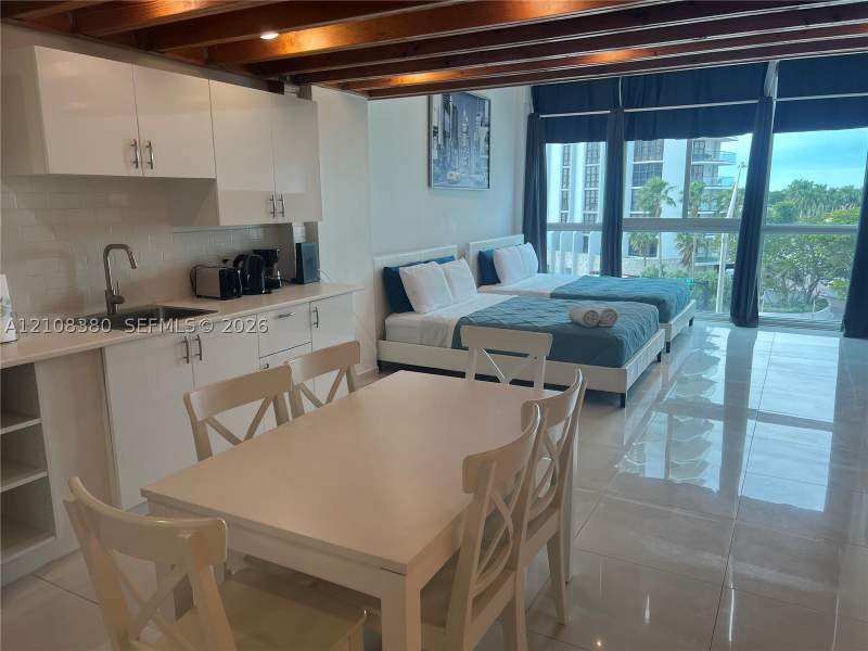 1 bedroom Condominium at 5445 Collins Ave Bay11, Castle Beach Club Condo, Miami Beach — photo 2