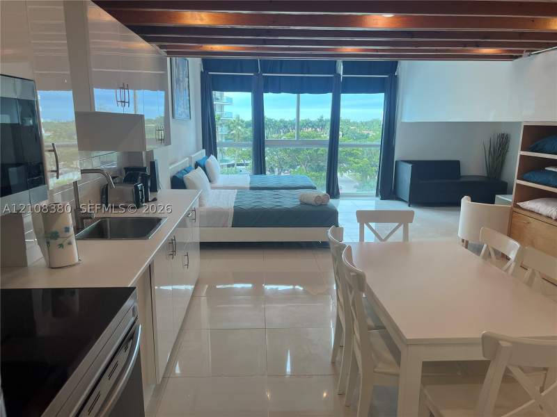 1 bedroom Condominium at 5445 Collins Ave Bay11, Castle Beach Club Condo, Miami Beach — photo 3