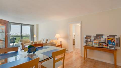 2457 Collins Ave 1501, Miami Beach FL - photo 12 of 49