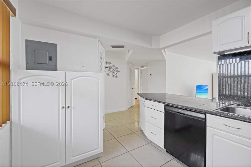 2 bedroom Condominium at 1501 NE 191st St C216, Rolling Green Condo C, Miami — photo 3