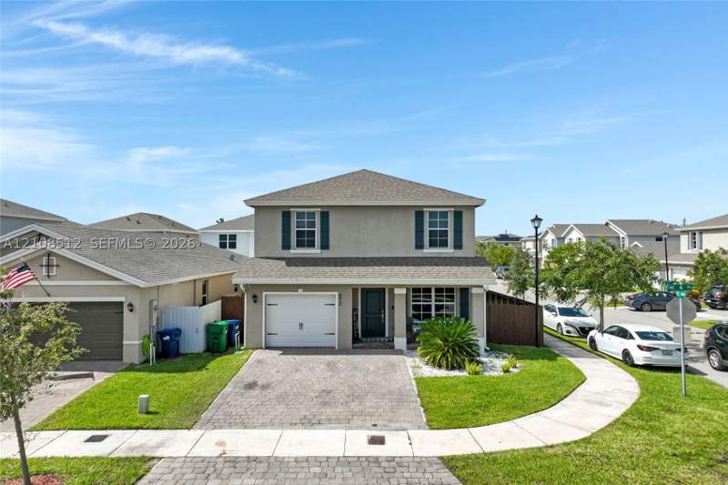 4 bedroom SingleFamilyResidence at 572 NE 6th Pl, Royal Homes West, Homestead — photo 2