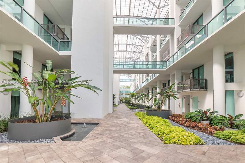 1 bedroom Condominium at 6000 Collins Ave 527, Terra Beachside Condo, Miami Beach — photo 2