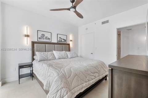 6000 Collins Ave 527, Miami Beach FL - photo 8 of 38