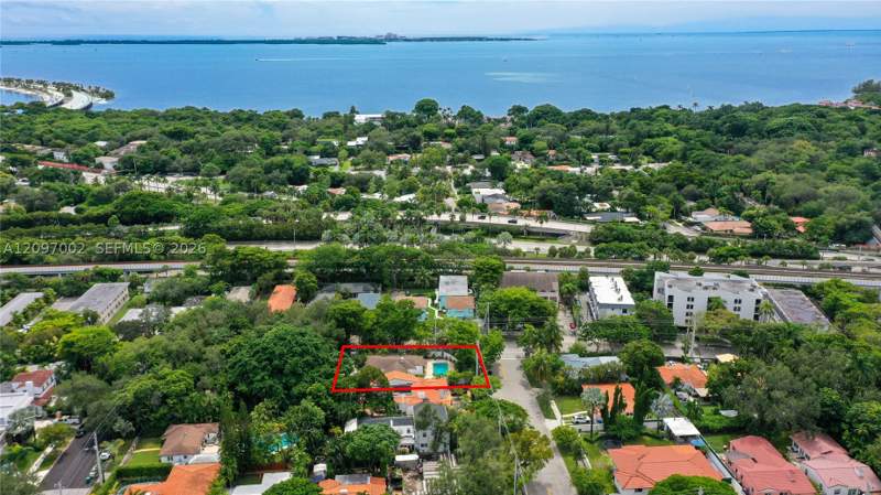 5 bedroom SingleFamilyResidence at 2920 SW 1st Ave, Brickell Estates, Miami — photo 2