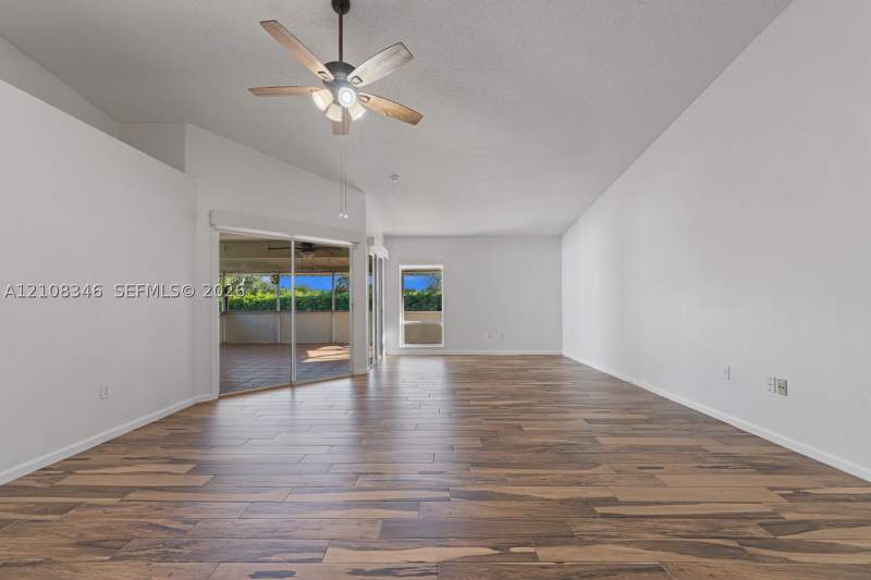 3 bedroom SingleFamilyResidence at 2530 SE 7th Pl, Keys-Gate No 1, Homestead — photo 3