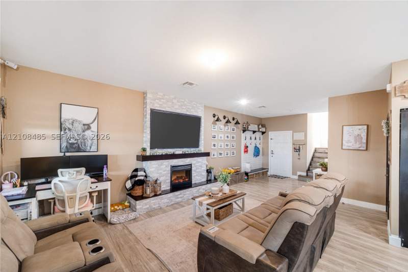 3 bedroom Townhouse at 10217 SW 231st Ln, Enclave South Phase 1, Miami — photo 5