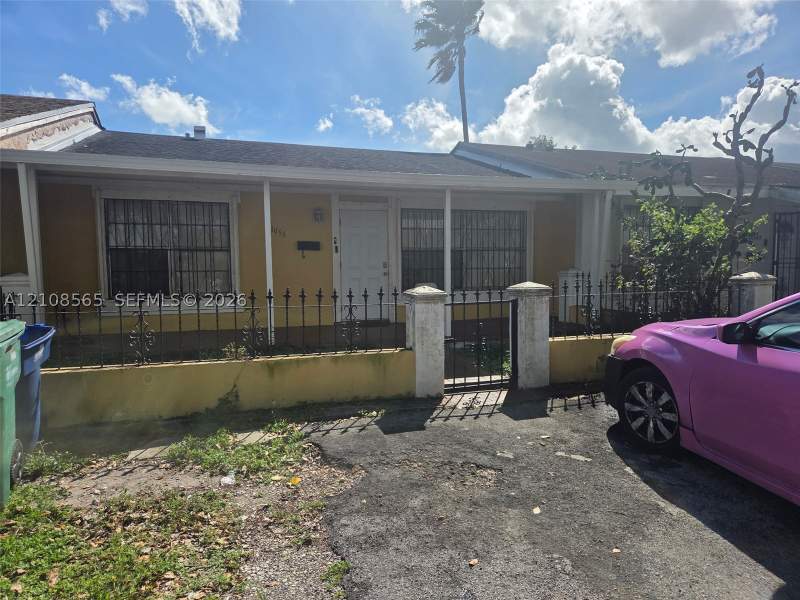 2 bedroom Townhouse at 18051 NW 41st Pl, Del Prado Gardens Sec 1, Miami Gardens — photo 2