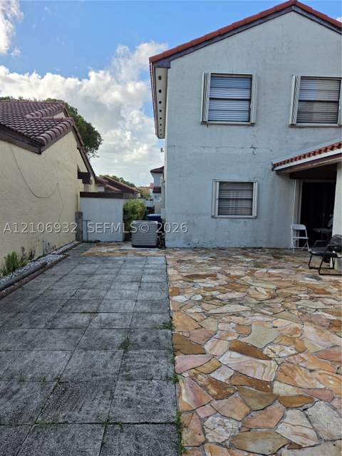 6328 NW 181st Ter, Hialeah FL - photo 10 of 11