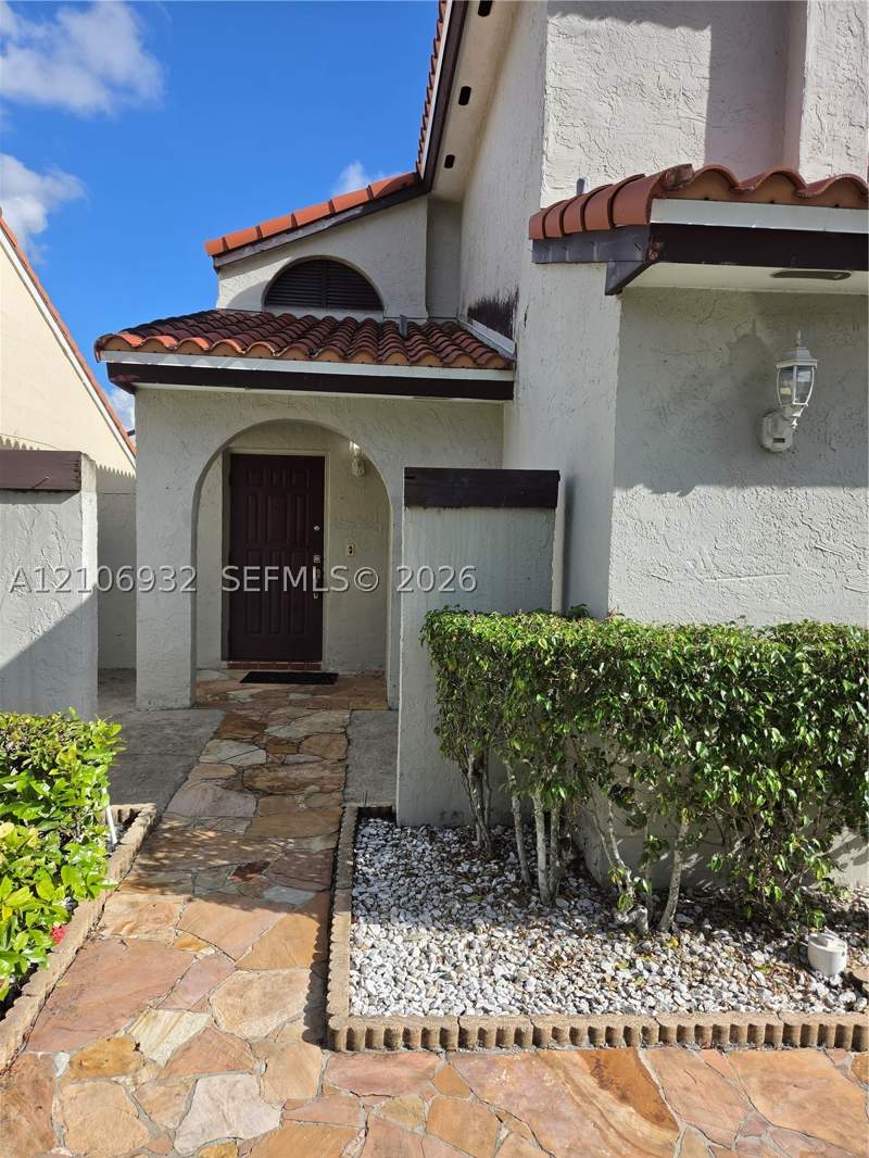 3 bedroom SingleFamilyResidence at 6328 NW 181st Ter, The Moors Cluster Homes, Hialeah — photo 2