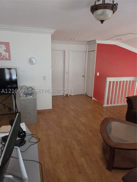 6328 NW 181st Ter, Hialeah FL - photo 7 of 11