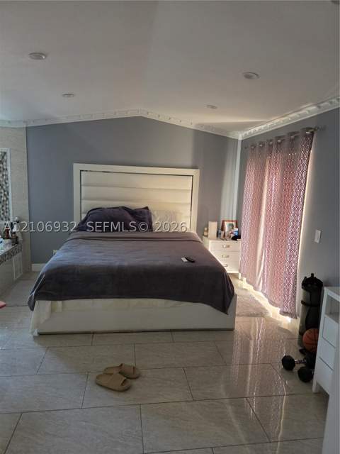 6328 NW 181st Ter, Hialeah FL - photo 9 of 11
