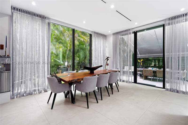 5 bedroom SingleFamilyResidence at 311 SE 189th St., Ocean Blvd Estates Sec A, Sunny Isles Beach — photo 5
