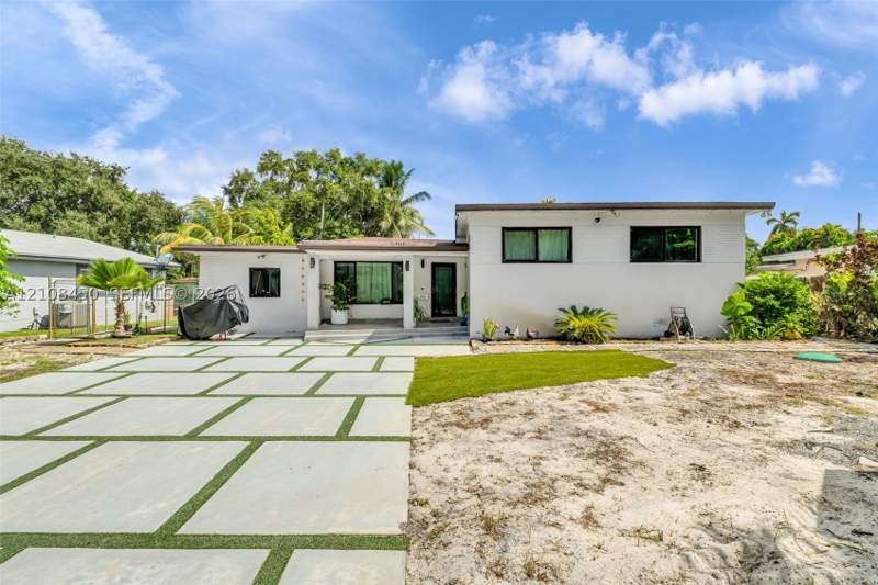 4 bedroom SingleFamilyResidence at 15015 NE 7th Ct, Rymer Sub, Miami — photo 3