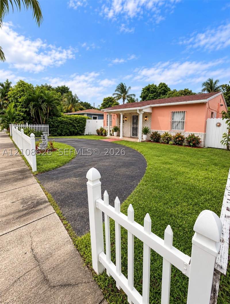 4 bedroom SingleFamilyResidence at 971 NE 156th Ter, Belford-Carr Sub, North Miami Beach — photo 2