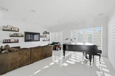 16430 NE 30th Avenue, North Miami Beach FL - photo 11 of 28