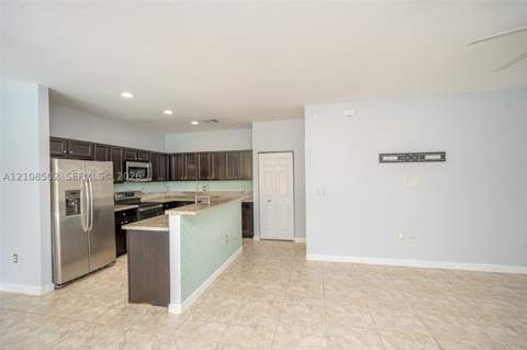 180 NE 26th Ave, Homestead FL - photo 12 of 96