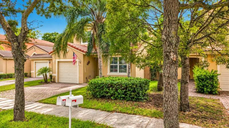 3 bedroom SingleFamilyResidence at 2002 SE 14th Court, Shores At Keys Gate, Homestead — photo 3