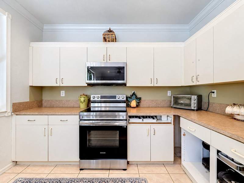3 bedroom SingleFamilyResidence at 2002 SE 14th Court, Shores At Keys Gate, Homestead — photo 4