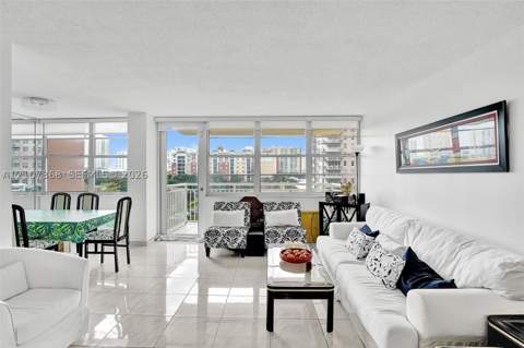 251 174th St 415, Sunny Isles Beach FL - photo 12 of 33