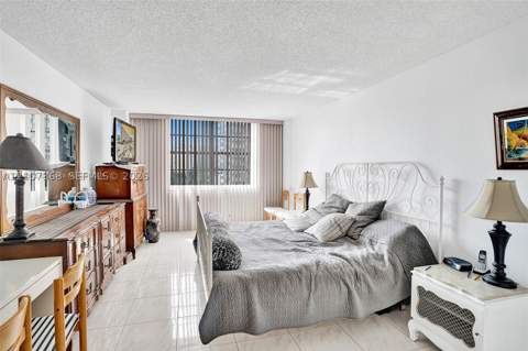 251 174th St 415, Sunny Isles Beach FL - photo 6 of 33