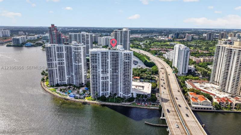 1 bedroom Condominium at 19195 NE 36th Ct 2704, Mystic Pointe Condo No Tw, Aventura — photo 5