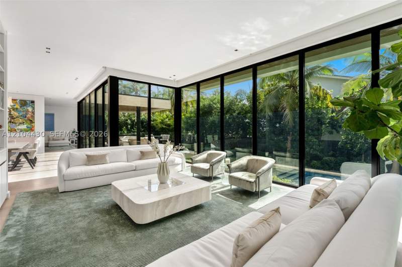 6 bedroom SingleFamilyResidence at 360 Harbor Ln, Biscayne Key Estates, Key Biscayne — photo 3