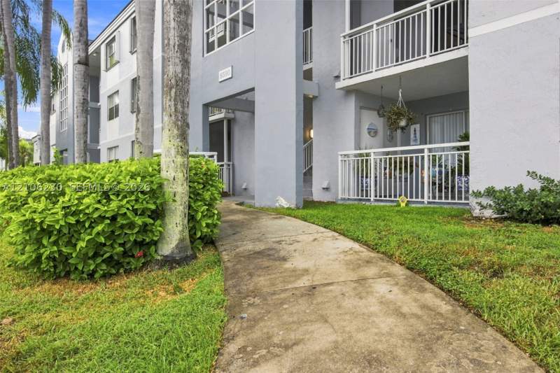 1 bedroom Condominium at 8590 SW 212th St 207, Le Club At Old Cutler Con, Cutler Bay — photo 2
