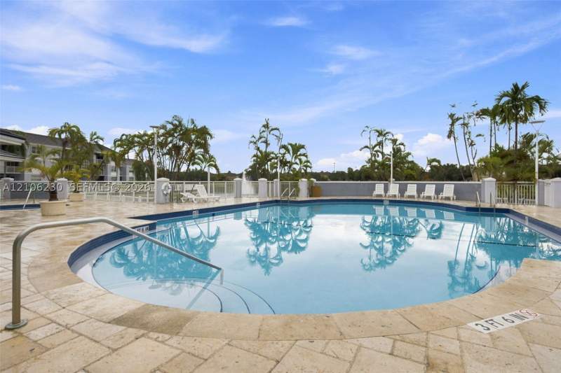 1 bedroom Condominium at 8590 SW 212th St 207, Le Club At Old Cutler Con, Cutler Bay — photo 4