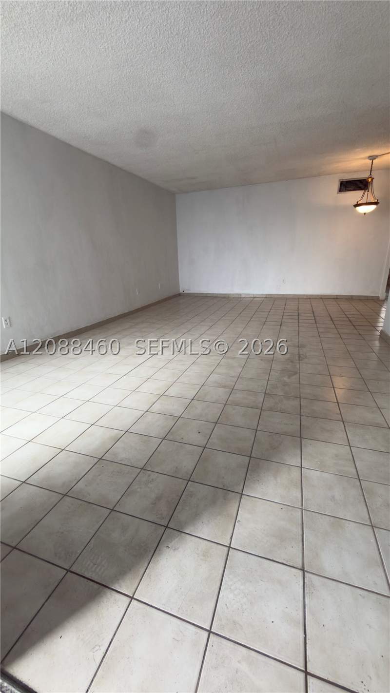1 bedroom Condominium at 1340 Lincoln Rd 604, Golden House Condo, Miami Beach — photo 4