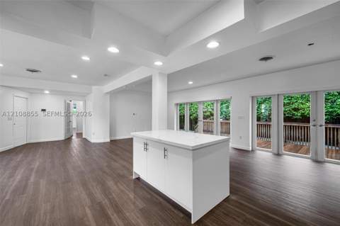 9520 E Broadview Dr, Bay Harbor Islands FL - photo 10 of 27