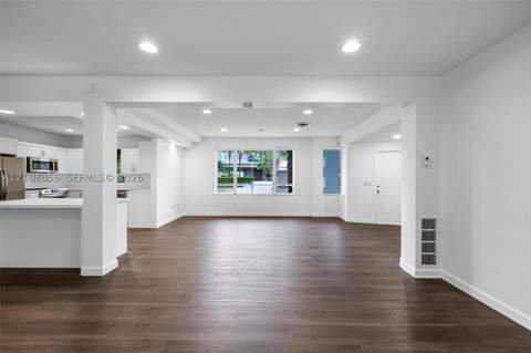 9520 E Broadview Dr, Bay Harbor Islands FL - photo 11 of 27