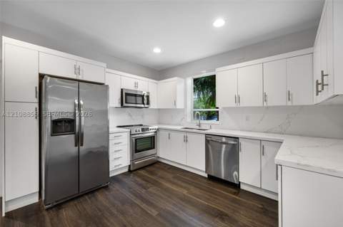 9520 E Broadview Dr, Bay Harbor Islands FL - photo 9 of 27