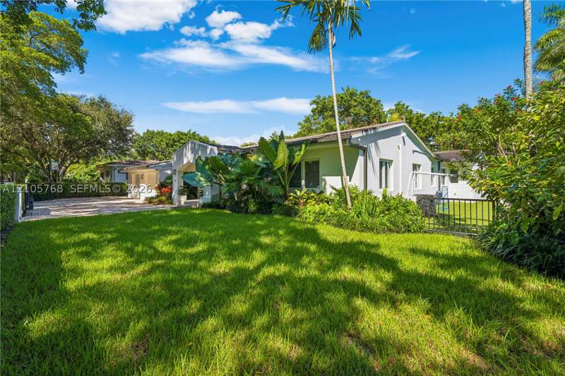 3 bedroom SingleFamilyResidence at 725 Tiziano Ave, Coral Gables Bisc Bay Sec, Coral Gables — photo 5
