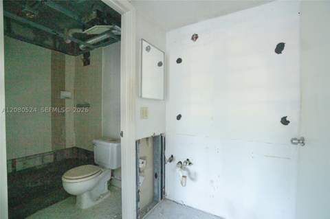 13701 Kendale Lakes Cir B-207, Miami FL - photo 12 of 25
