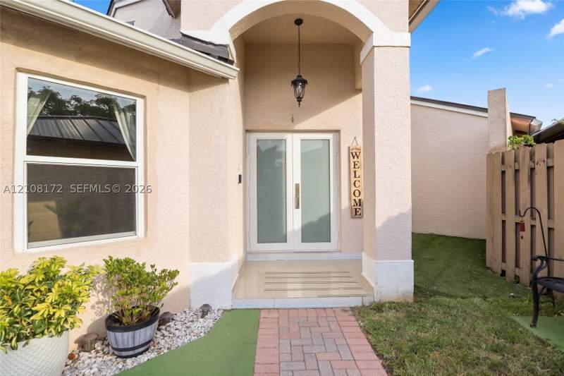 4 bedroom SingleFamilyResidence at 8070 SW 157th Pl, Parcel G At Lago Mar, Miami — photo 3
