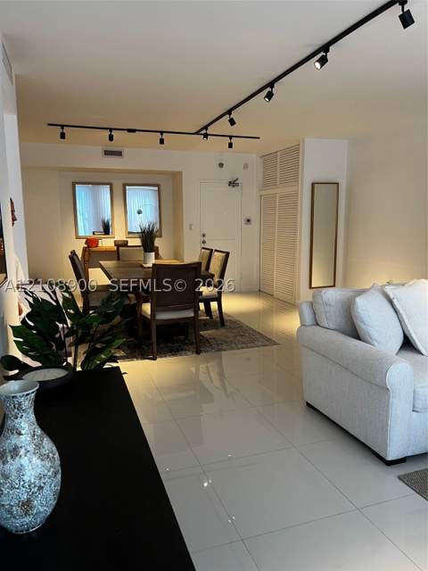 10185 Collins Ave 515, Bal Harbour FL - photo 6 of 15