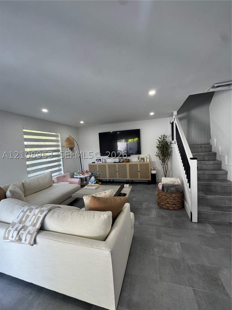 2 bedroom Condominium at 4700 SW 67th Ave P19, Oasis No Four Condo, Miami — photo 3